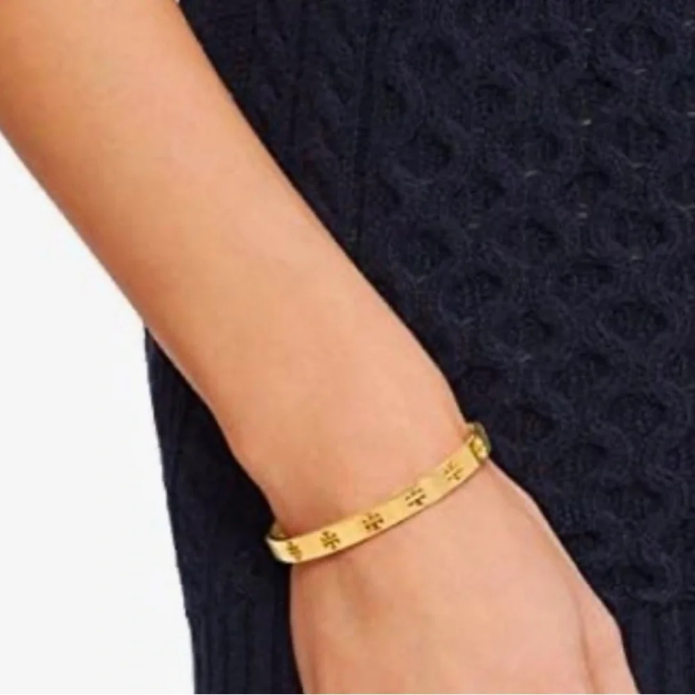 Designers Brands For Customers That Love To Wear Casual and Elegant Accessories;